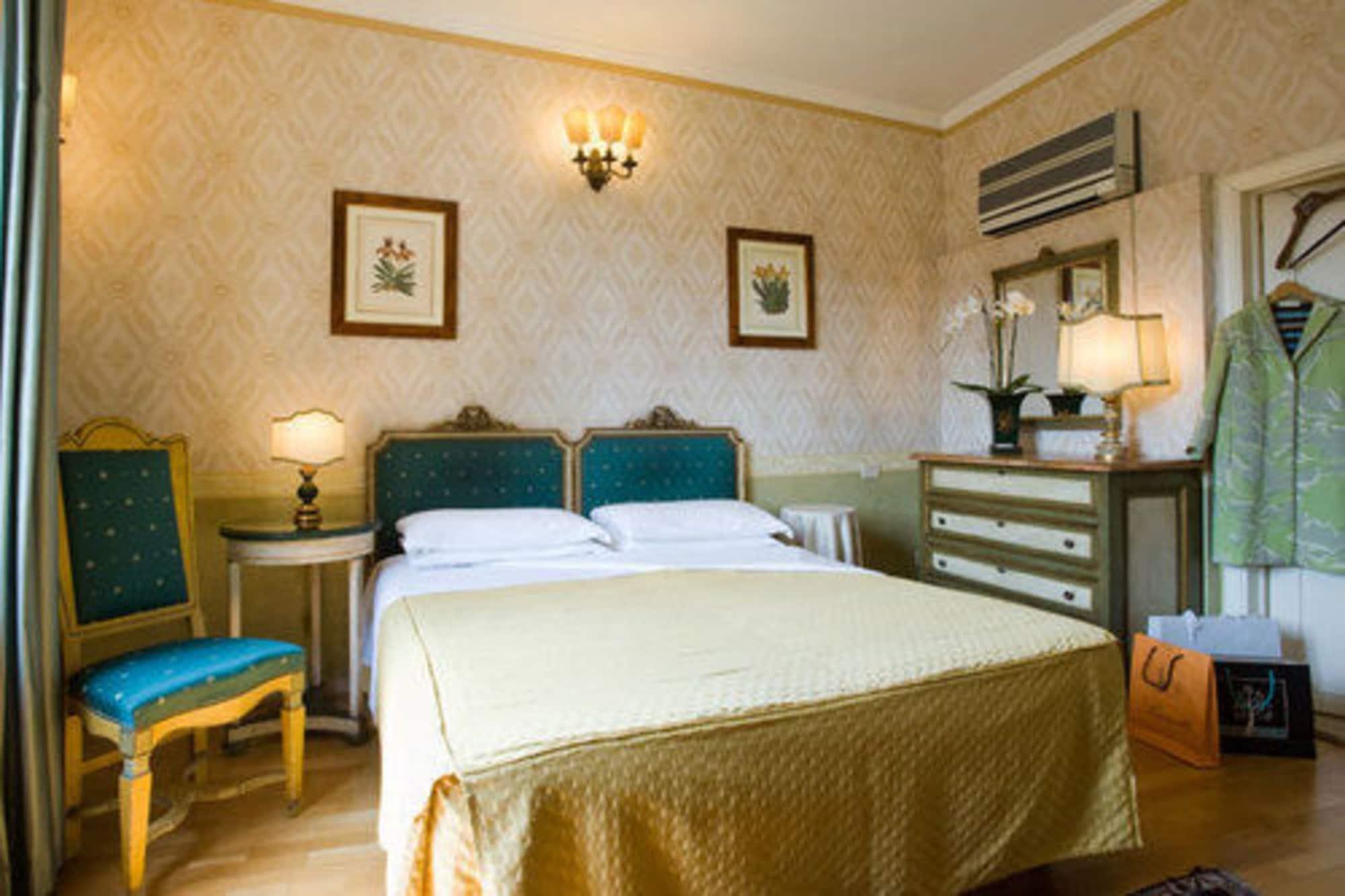 Hotel Hermitage Florence Room photo